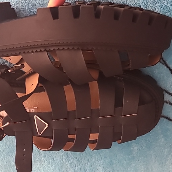 Platform Sandles - Picture 3 of 4